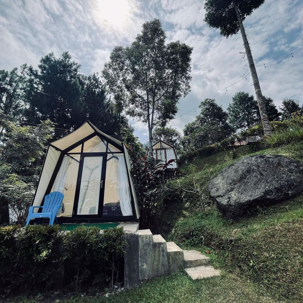 Glamping Dekat Curug Untuk Liburan Keluarga Akhir Pekan