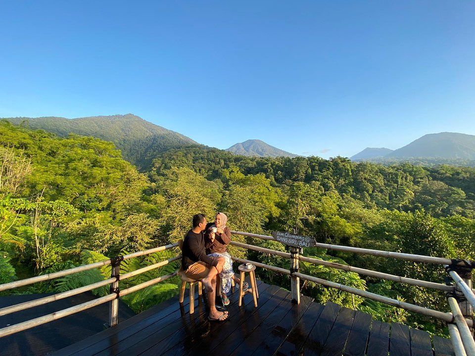 Glamping View Gunung Terbaik di Indonesia