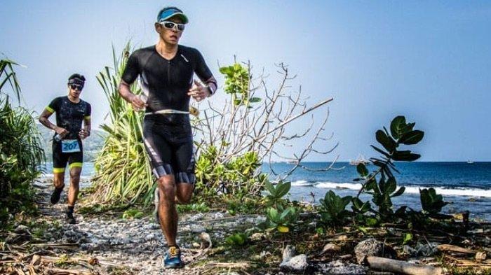 Lomba Lari Alam Terbuka Dengan Pemandangan Laut