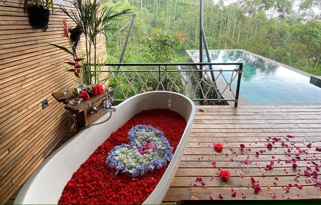 Paket Glamping Romantis Untuk Pasangan Honeymoon